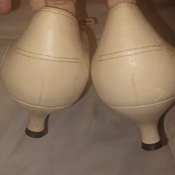 Salvatore Ferragamo pre-loved pumps - Picture 5 of 13